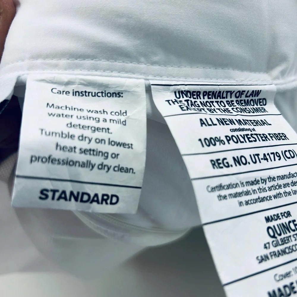 NWOT QUINCE Premium Down Alternative Pillow Firm Standard 1711